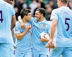 足球赛场上 足球赛场上